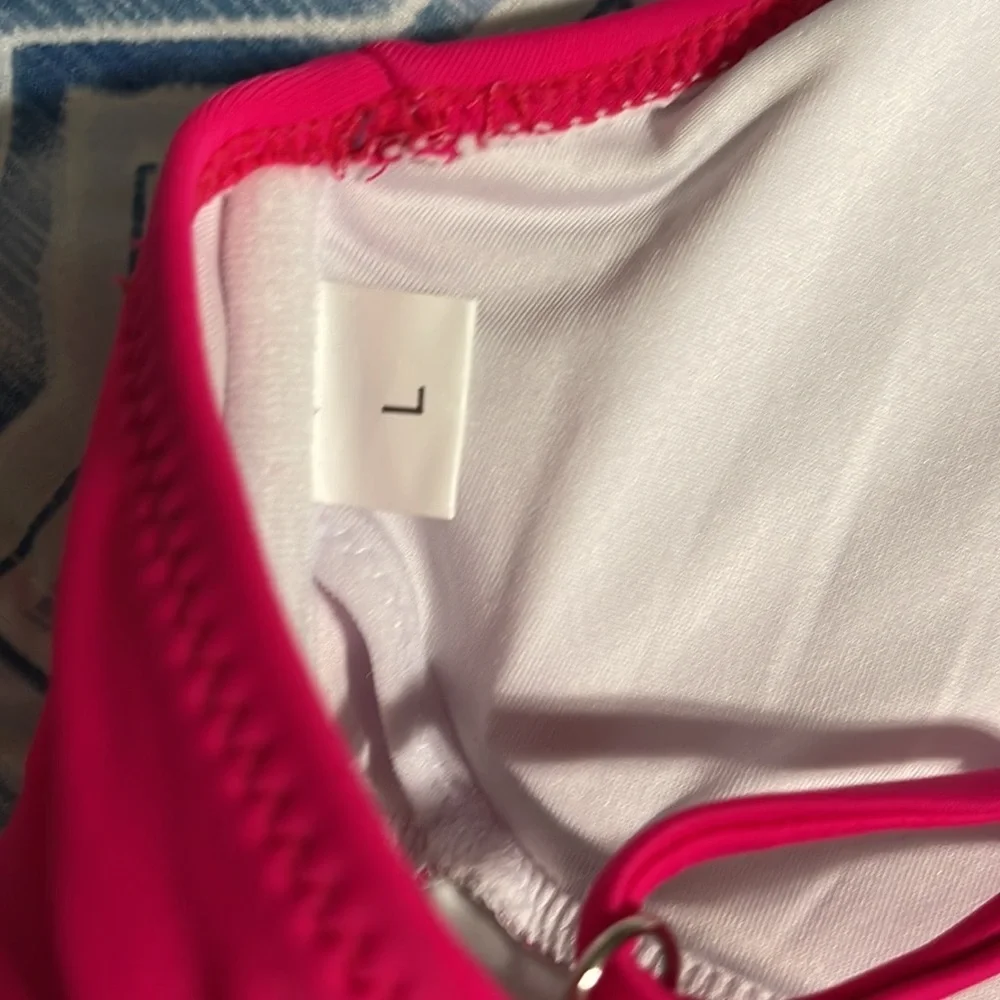 NWOT women’s pink swim top L